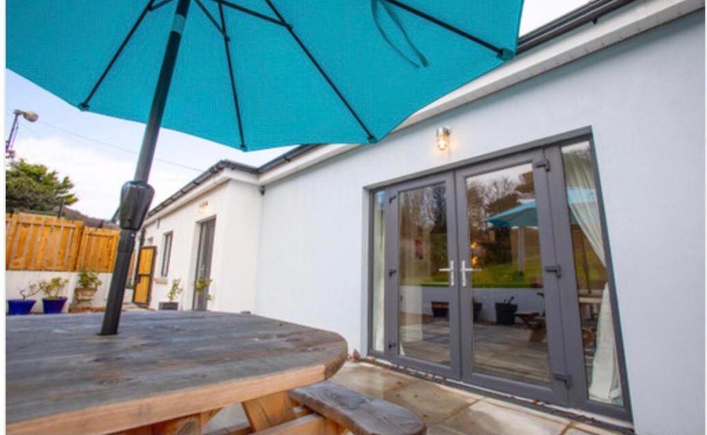 Josies Place At Waters Edge Self Catering Apartment Glenarm ภายนอก รูปภาพ