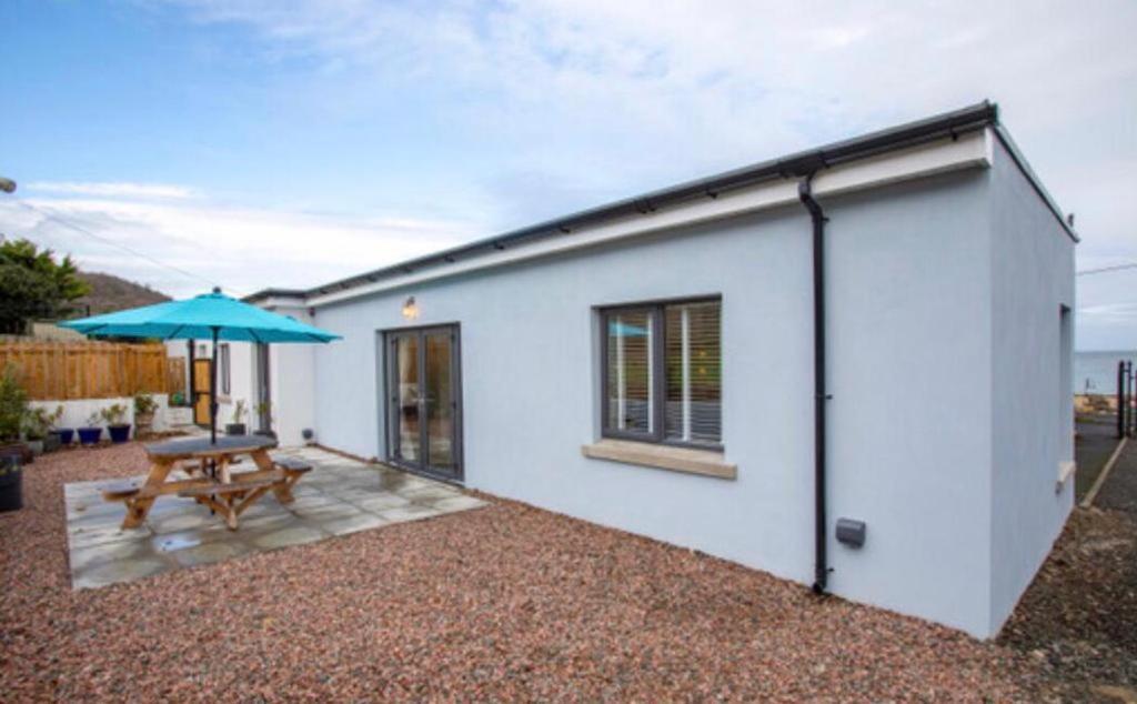 Josies Place At Waters Edge Self Catering Apartment Glenarm ภายนอก รูปภาพ