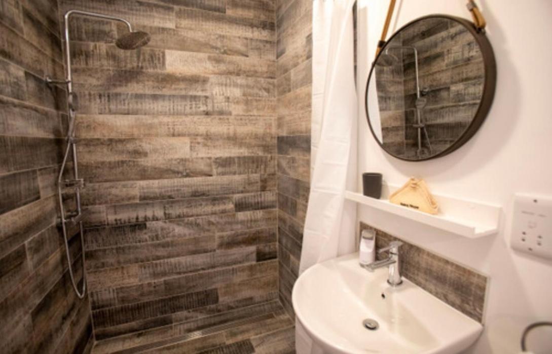 Josies Place At Waters Edge Self Catering Apartment Glenarm ภายนอก รูปภาพ