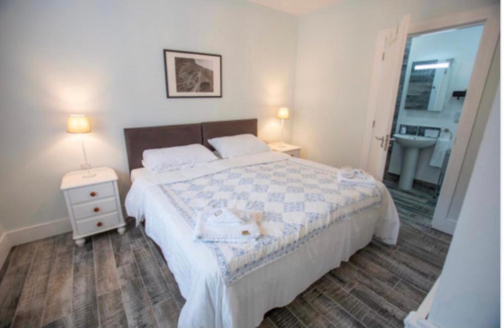 Josies Place At Waters Edge Self Catering Apartment Glenarm ภายนอก รูปภาพ