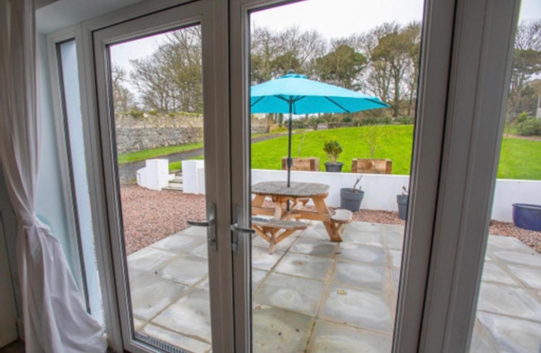 Josies Place At Waters Edge Self Catering Apartment Glenarm ภายนอก รูปภาพ